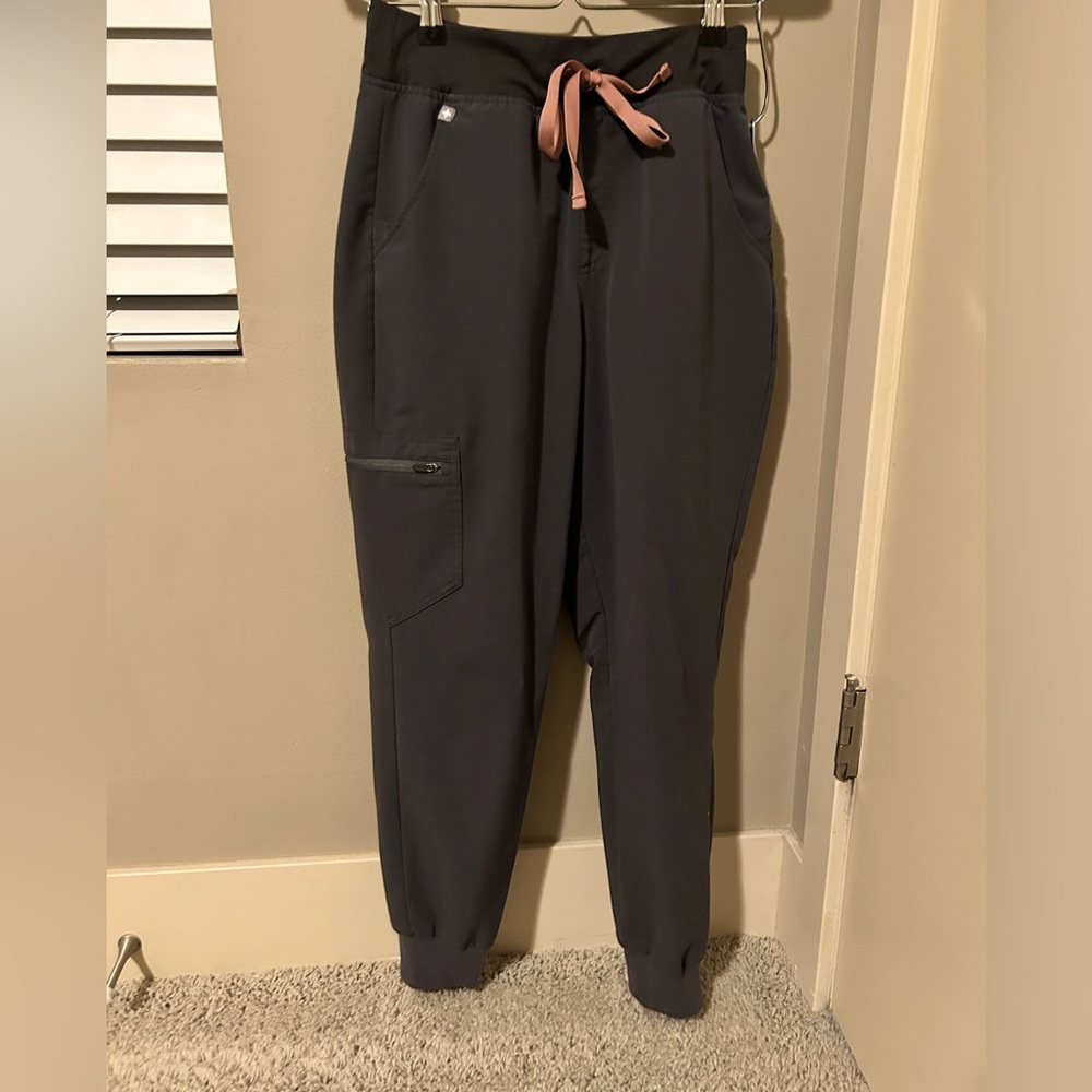 FIGS high waisted Zamora jogger scrub pant